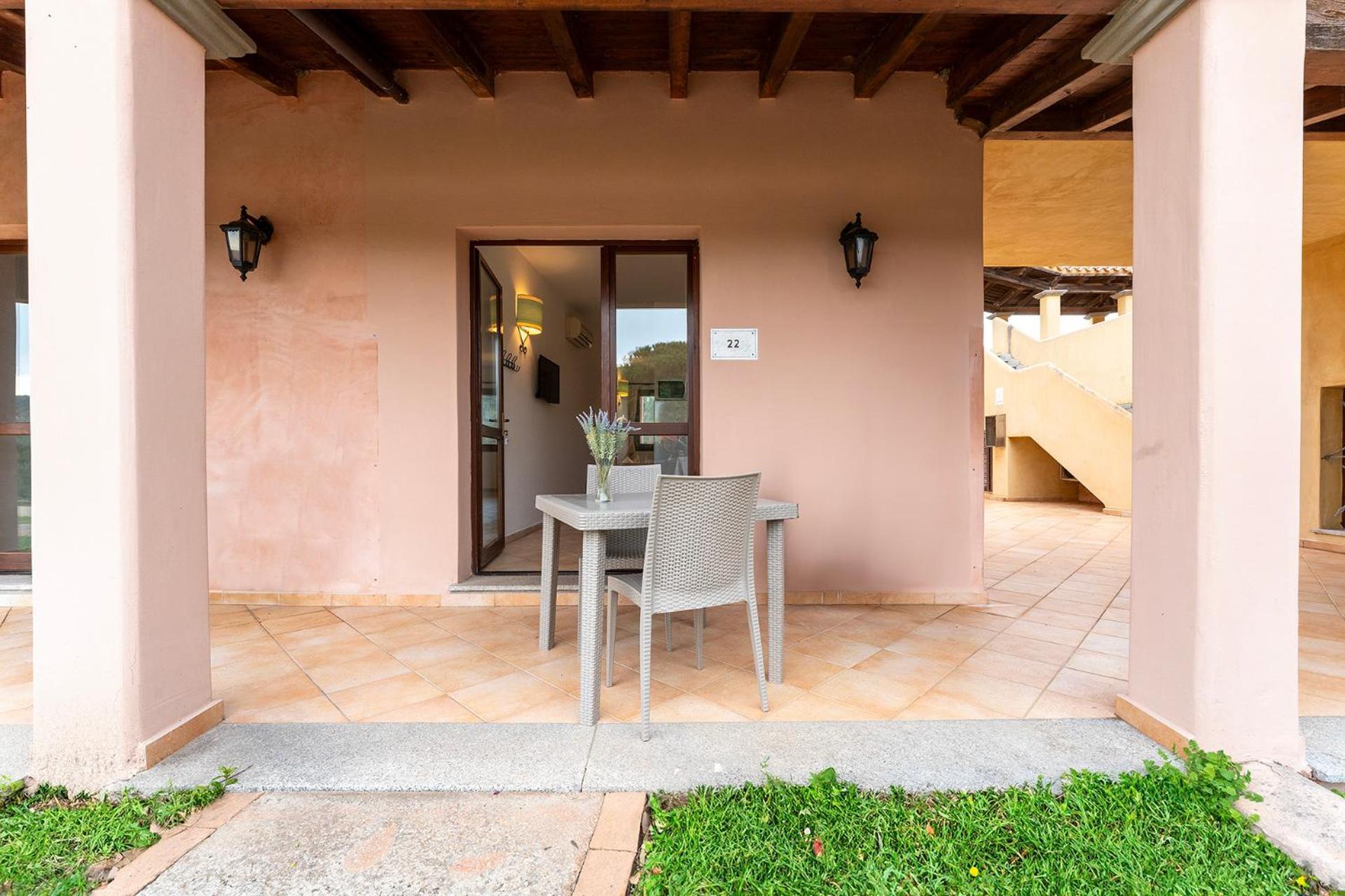 Residence Pierre & Vacances Vignola Mare מראה חיצוני תמונה